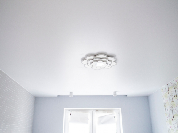 Пример матового натяжного потолка